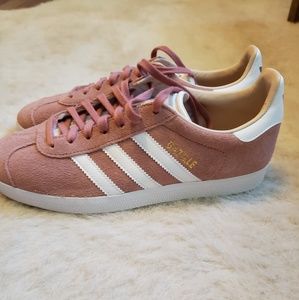 Adidas gazelle pink suede shoes